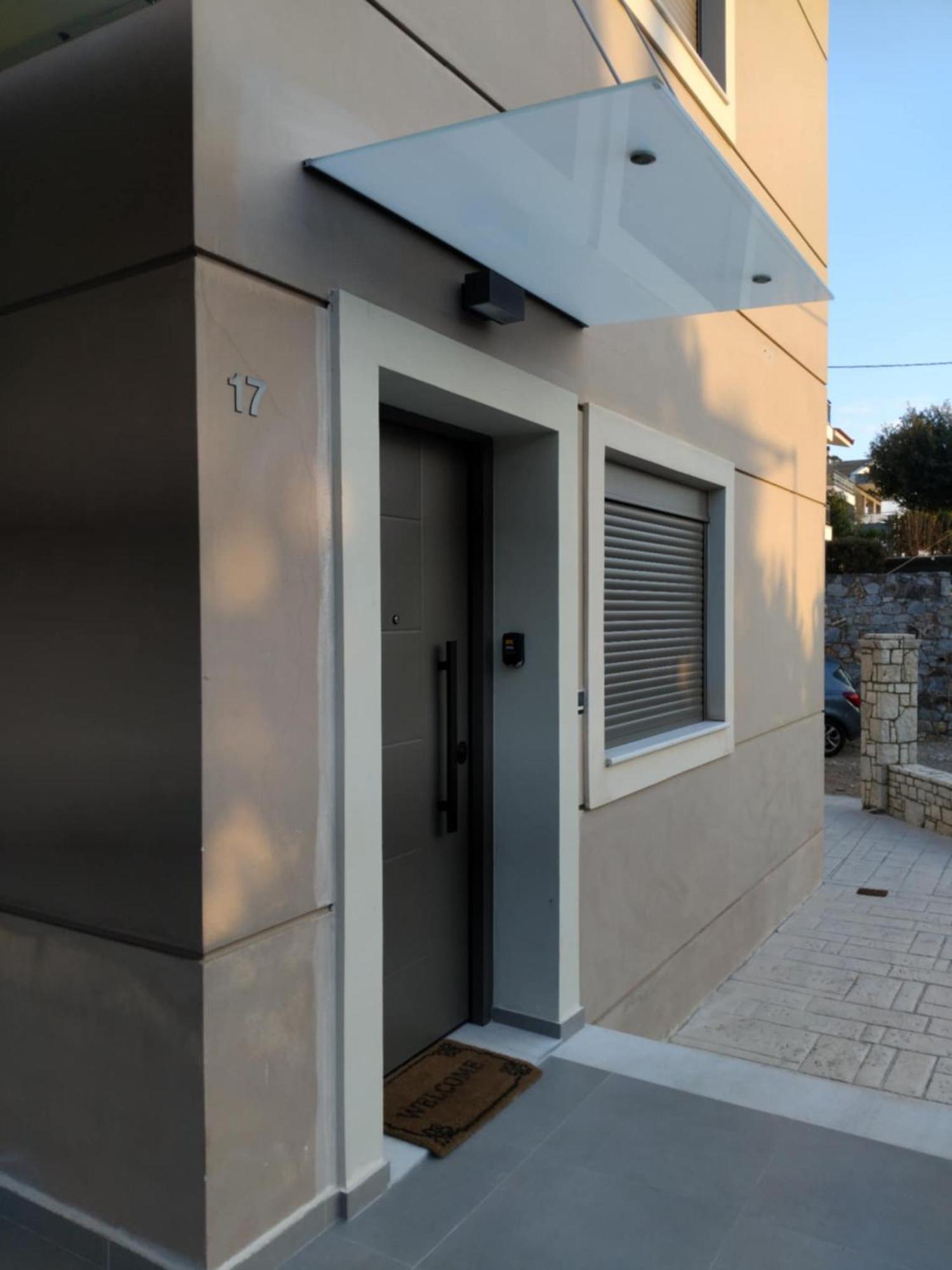 Simple, Calm And Luxurious Apartment Kalamata Exterior photo