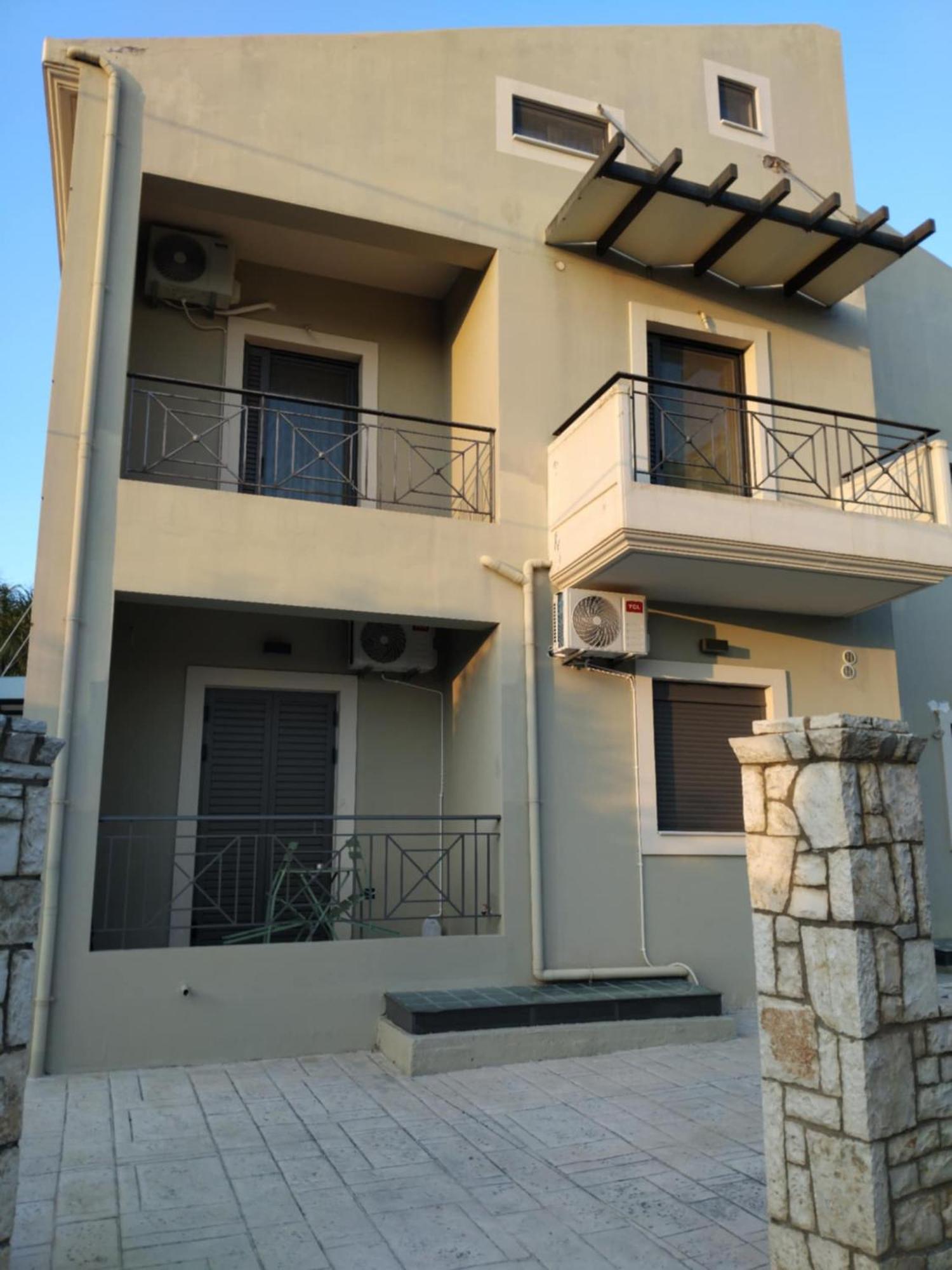 Simple, Calm And Luxurious Apartment Kalamata Exterior photo